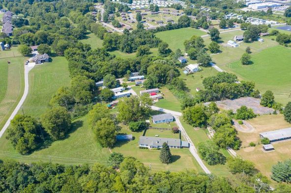 Three Oaks Village: 931 Baker Rd, Columbia, TN 38401